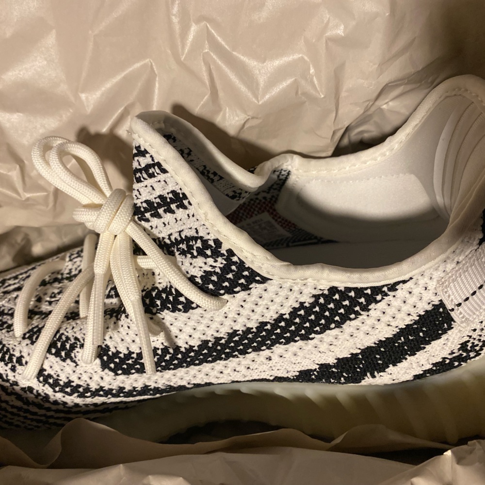 YEEZY BOOST 350 V2 sz 11, LIMITED EDITION